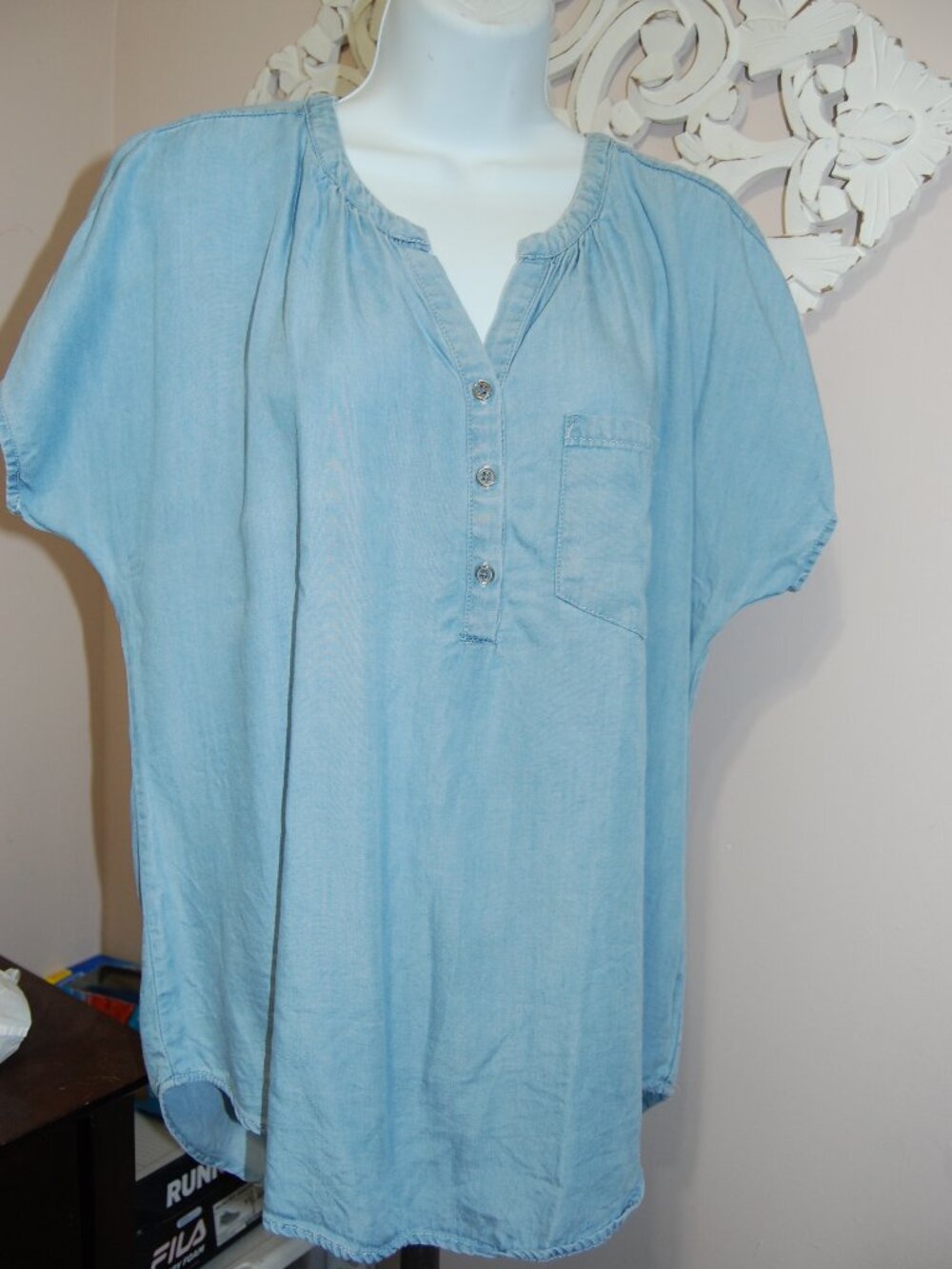 Blue chambray top - Picture 4 of 8